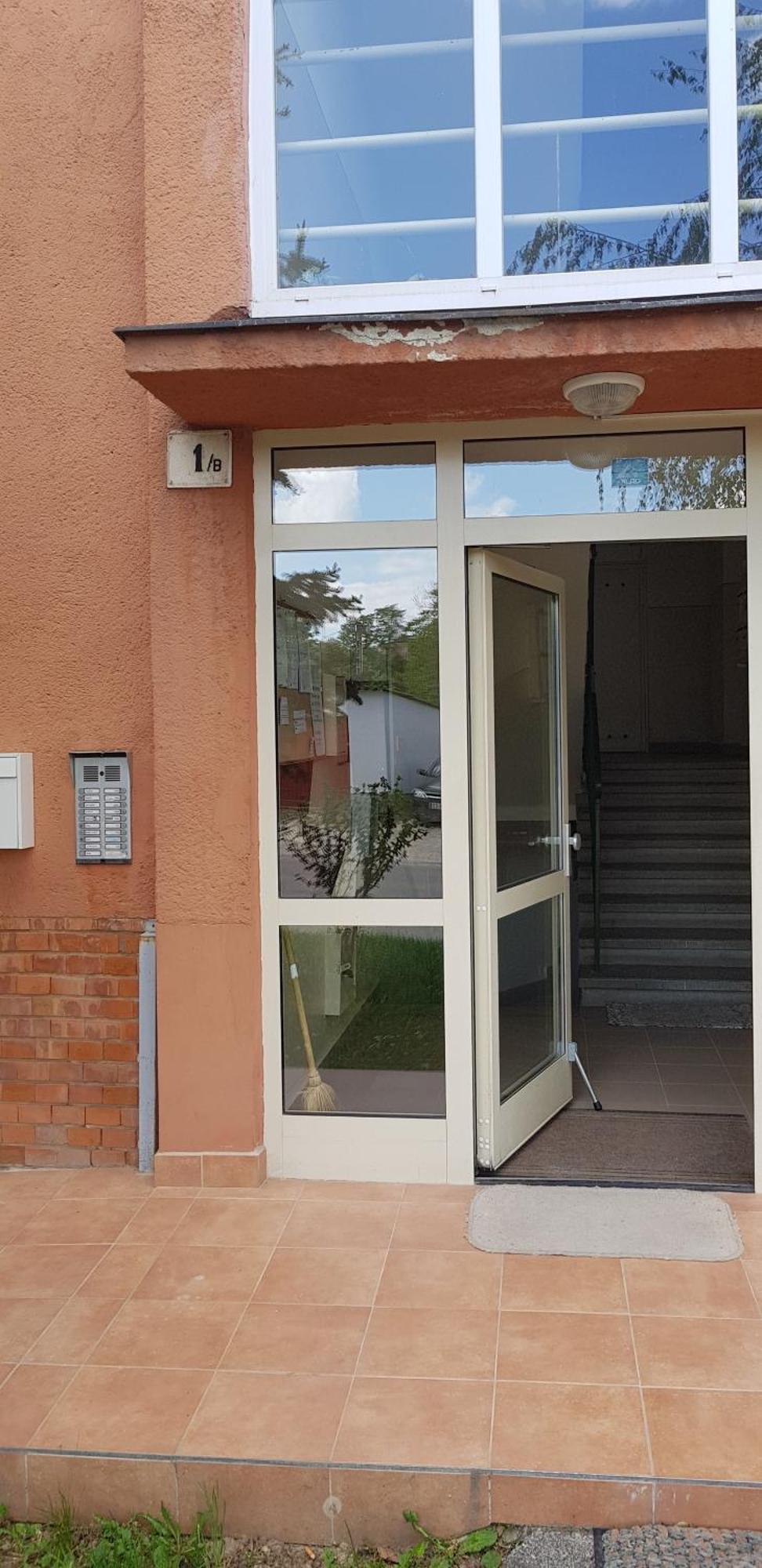 Veszprem Kucko Apartment ภายนอก รูปภาพ